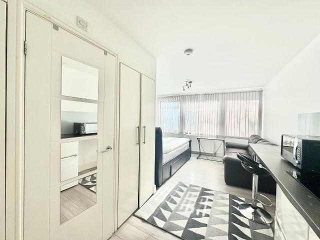 Studio for rent in Putney, Greater London