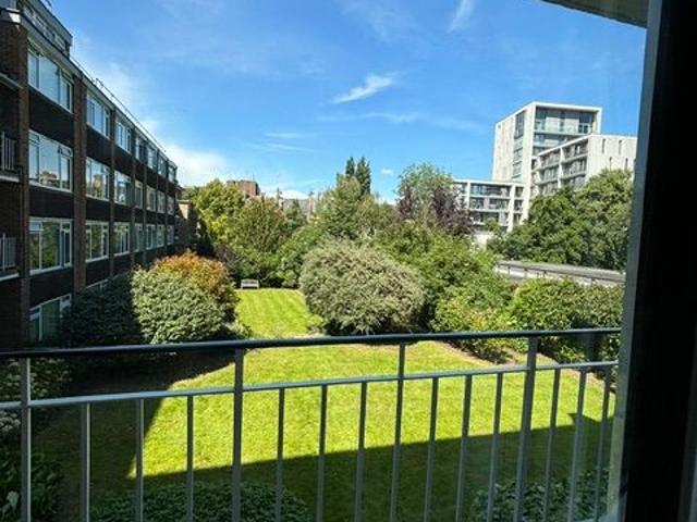 Studio for rent in London Borough of Wandsworth, Greater London