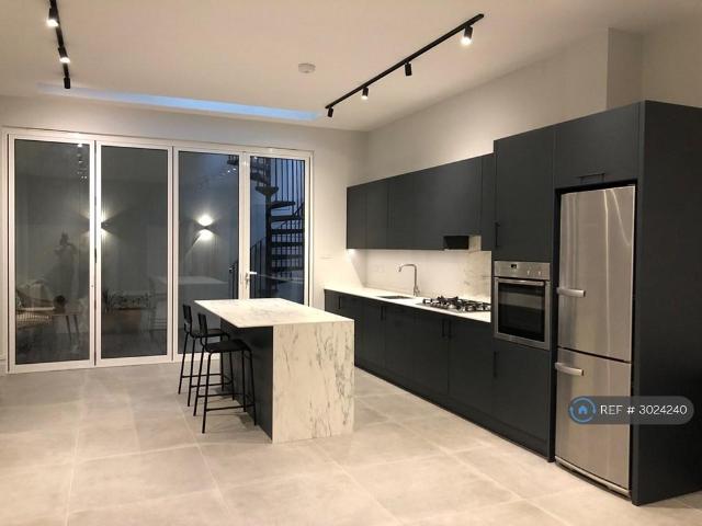 Apartment for rent in London Borough of Wandsworth, Greater London