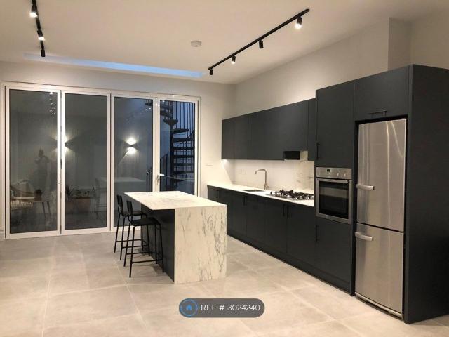 Apartment for rent in London Borough of Wandsworth, Greater London