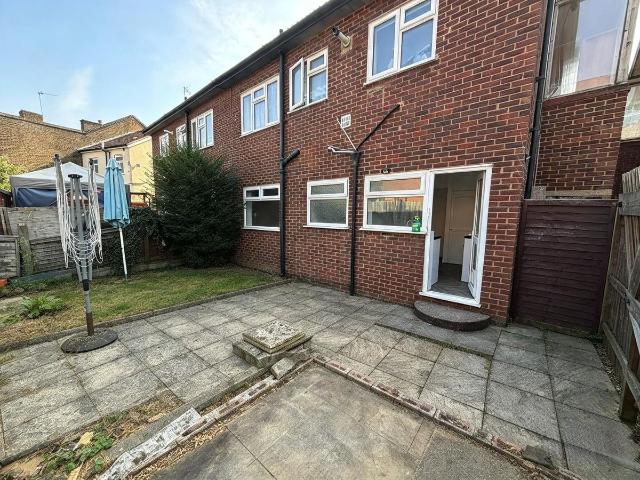 House for rent in Freezywater, Greater London