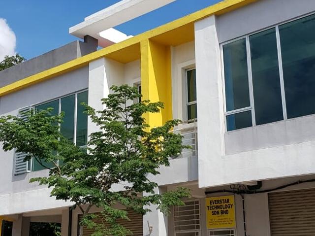 Shop for sale in Malaka