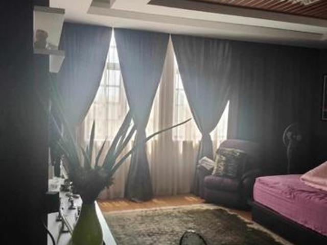 Condominium for sale in Seri Kembangan, Majlis Bandaraya Subang Jaya