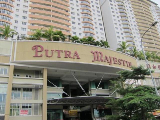 Condominium for rent in Country Heights Damansara, Kuala Lumpur