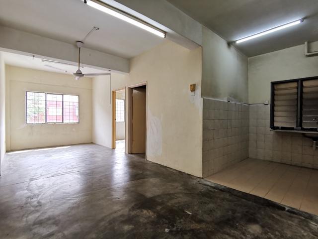Flat for sale in Petaling, Subang Jaya