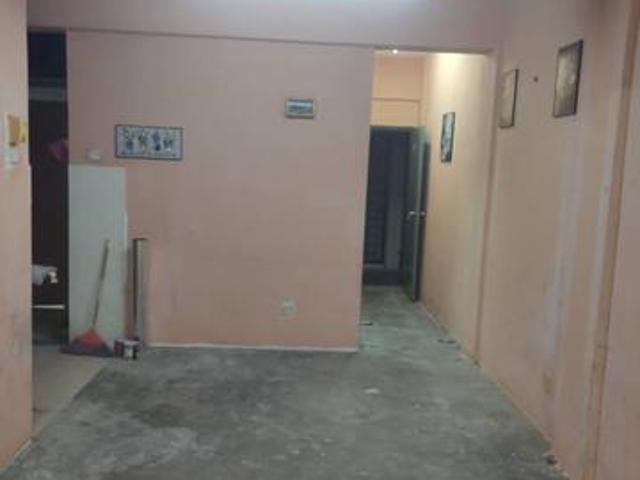 Flat for sale in Petaling, Subang Jaya