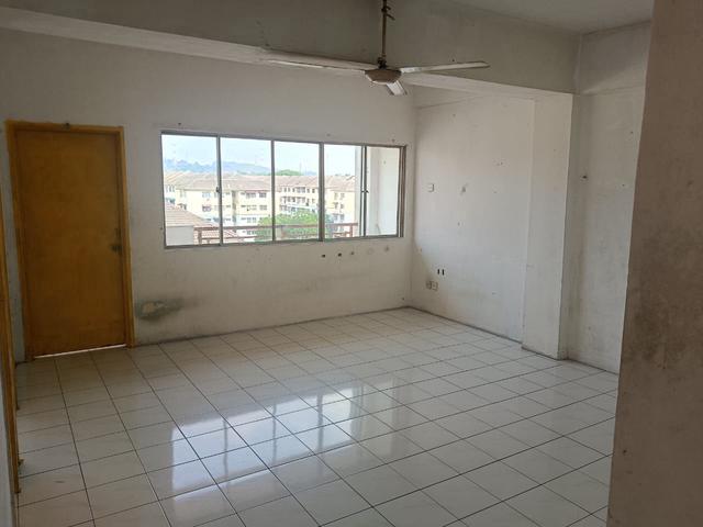 Apartment for sale in Seri Kembangan, Majlis Bandaraya Subang Jaya