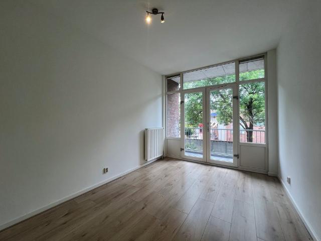 Appartement te huur in Bloemhof, Rotterdam