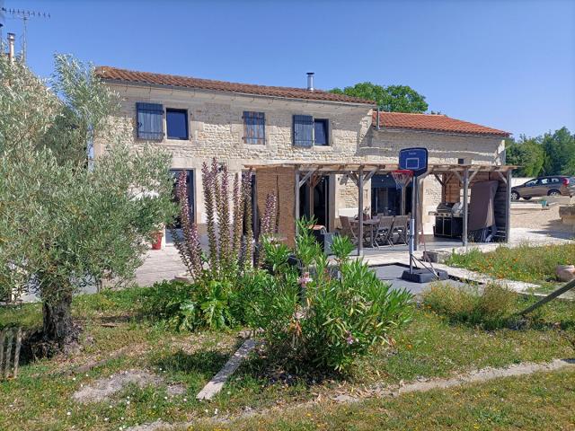 Maison vente à Saint-Jean-d'Angély, Puy-du-lac