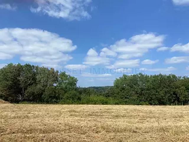 Terrain vente à Le Bourg Neuf-est, Puy-l'Évêque