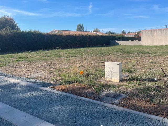 Terrain vente à Fontenay-le-Comte, Pays de la Loire