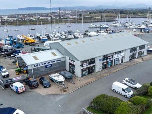 House for sale in Pwllheli, Wales