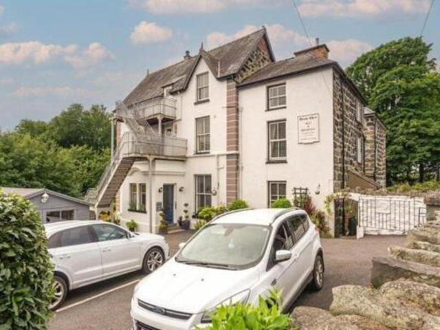 House for sale in Criccieth