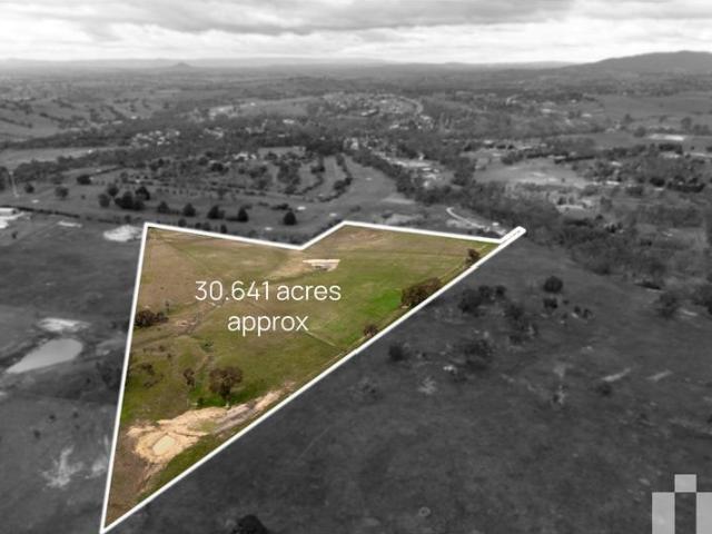 Cottage for sale in Tooborac, Victoria