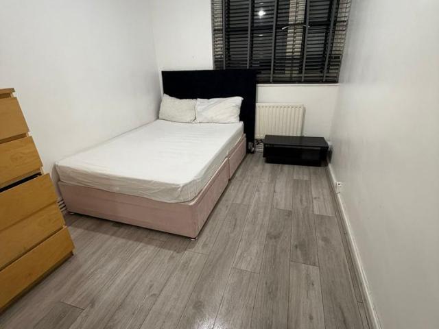 House for rent in Royal Borough of Greenwich, Greater London