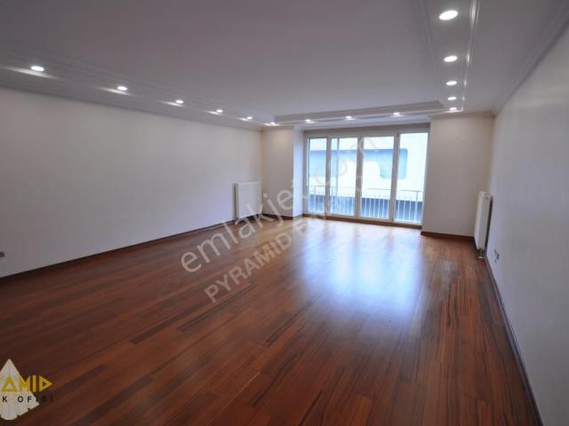 Bakirköy, İstanbul içerisinde kiralık mülk
