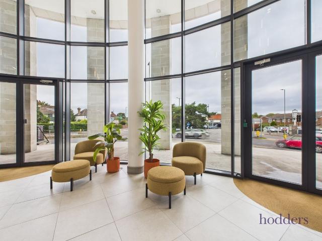 Apartment for rent in Row Town, Surrey