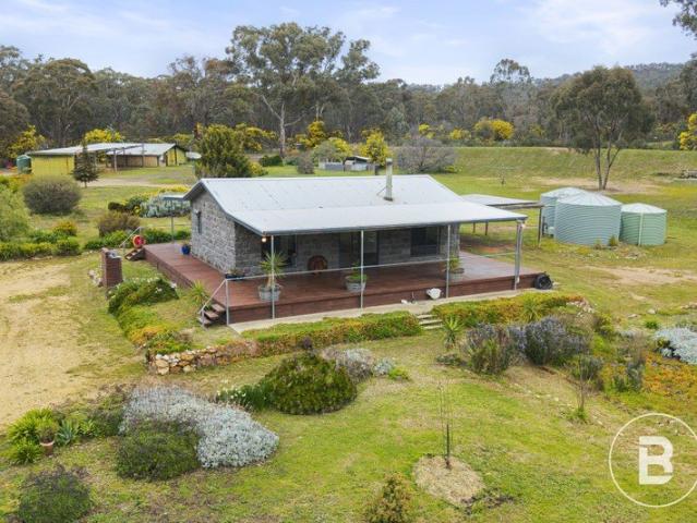 Cottage for sale in Redbank, Victoria
