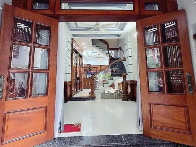 Nhà bán tại Khuôn viên UBND Thành phố Hồ Chí Minh, Thành phố Hồ Chí Minh