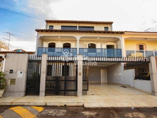 Casa venda em Região Geográfica Imediata do Distrito Federal, Região Integrada de Desenvolvimento do Distrito Federal e Entorno