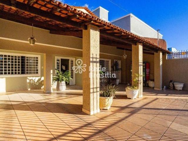 Casa venda em Região Geográfica Imediata do Distrito Federal, Região Integrada de Desenvolvimento do Distrito Federal e Entorno