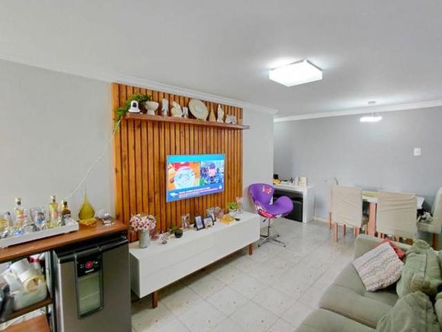 Apartamento venda em Região Geográfica Imediata do Distrito Federal, Região Integrada de Desenvolvimento do Distrito Federal e Entorno