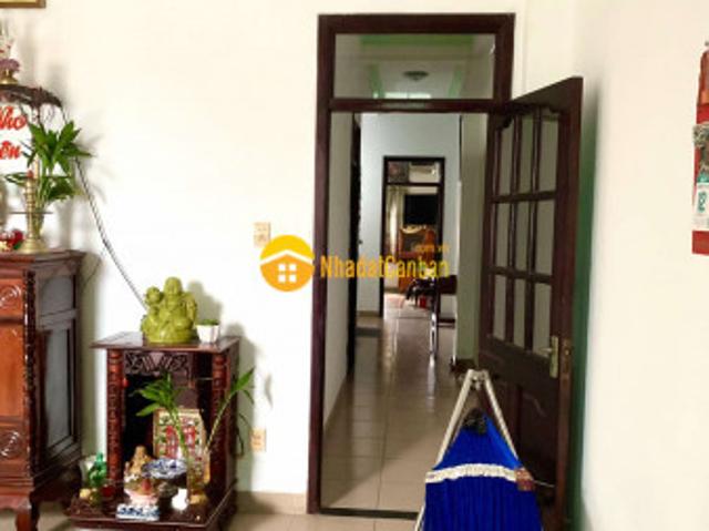 Nhà mặt phố bán