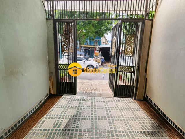 Nhà mặt phố bán