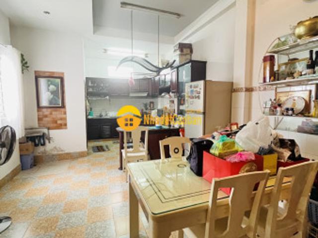 Nhà mặt phố bán