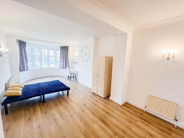 Room for rent in London Borough of Barnet, Greater London