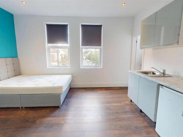 Apartment for rent in London Borough of Croydon, Greater London