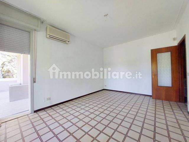 Appartamento in affitto a Bassa Reggiana, Re