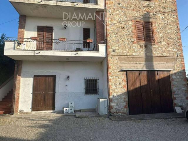 Appartamento in affitto a Macchie, Gioiella