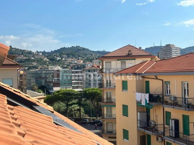 Appartamento in affitto a Imperia, Liguria