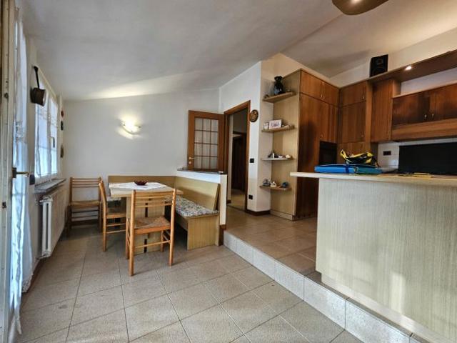 Appartamento in vendita a Peia, Lombardia