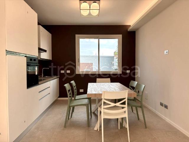 Appartamento in affitto a Pioltello, Milano