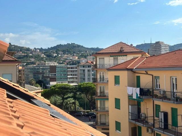 Appartamento in affitto a Imperia, Liguria