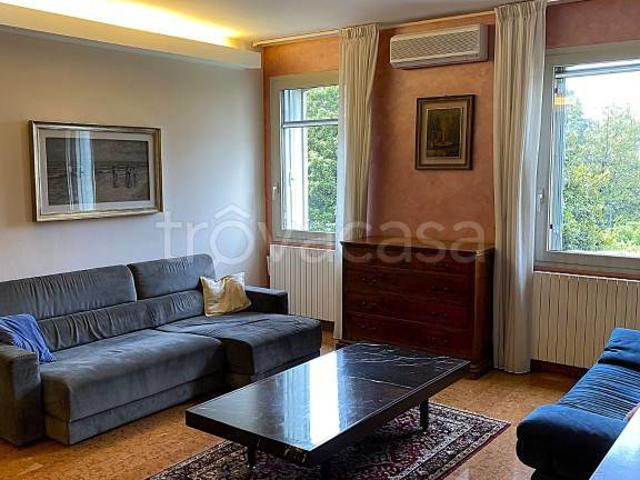 Appartamento in affitto a Legnago, Verona