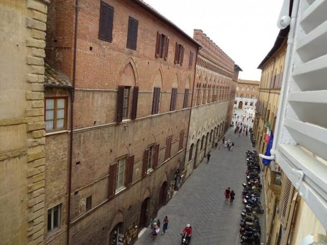 Appartamento in affitto a Contrada dell'Aquila, Siena