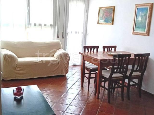 Appartamento in affitto a Rizzi, Reana Del Roiale