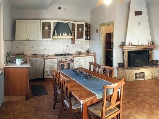 Appartamento in vendita a Uzzano, Toscana