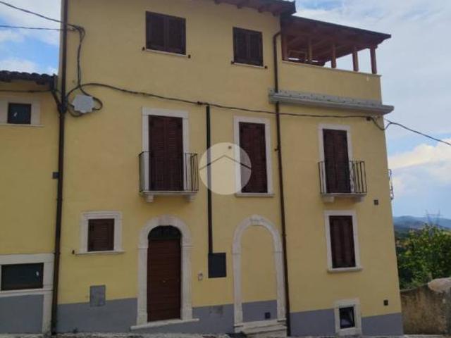 Appartamento in vendita a Barisciano, Abruzzo
