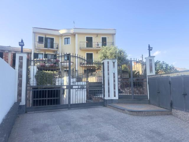Appartamento in vendita a Belpasso, Sicilia