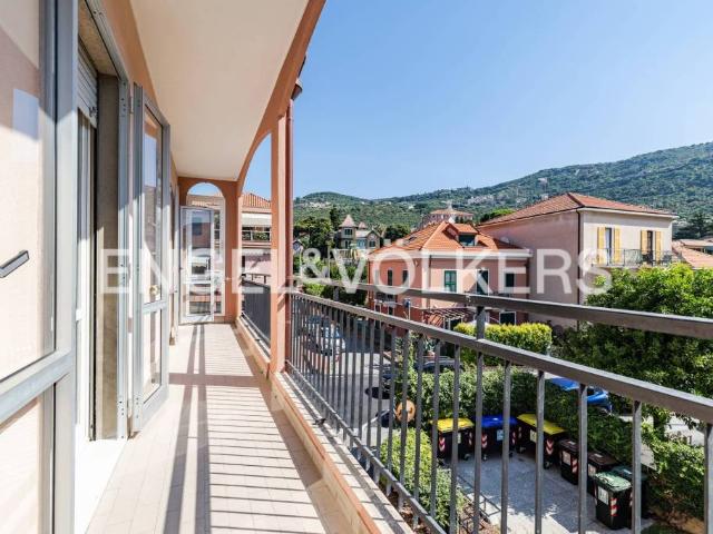 Appartamento in vendita a Borgio, Borgio Verezzi