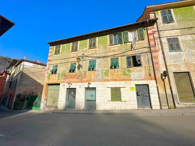 Appartamento in vendita a Campomorone, Liguria