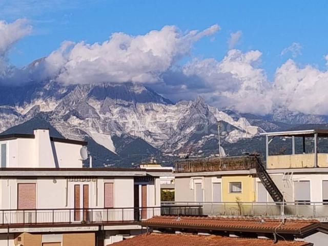 Appartamento in vendita a Carrara, Toscana