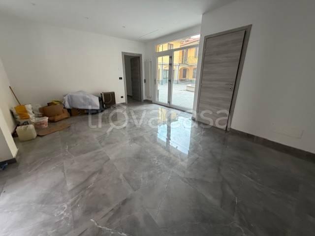 Appartamento in vendita a Cerano, Novara