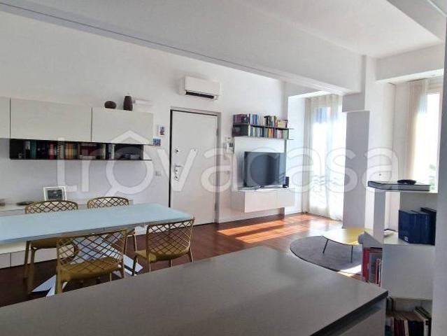 Appartamento in vendita a Cernusco Sul Naviglio, Lombardia
