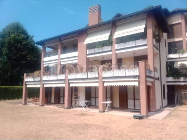 Appartamento in vendita a Comerio, Lombardia