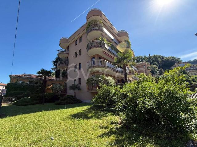 Appartamento in vendita a Como, Lombardia